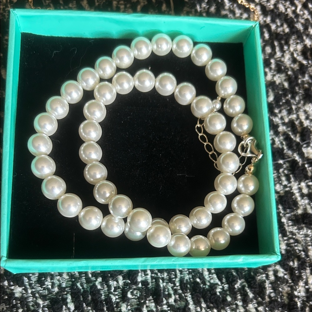 Elegant Pearl Necklace